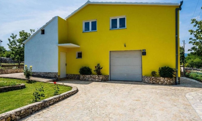 Primorski Dolac House | Tranquil Oasis Holiday Home Primorski Dolac with Pool - Three Bedroom Holiday Home with Pool