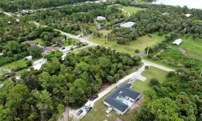 Rural Estates House | "Tranquil Oasis Retreat in Golden Gate Estates"