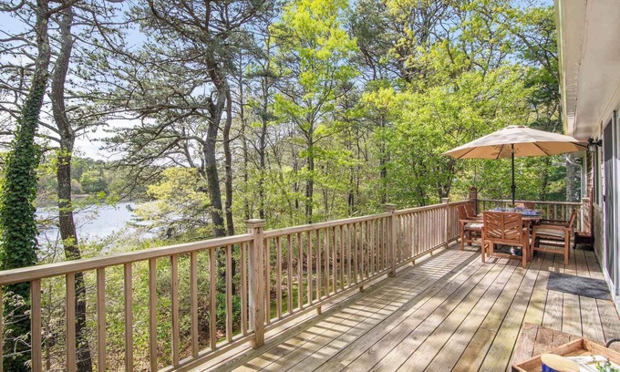 East Dennis House | Tranquil Pond-View Escape in Dennis