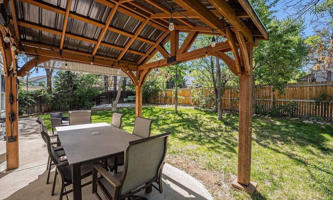 North Central Westminster House | Tranquil Retreat | Sauna | Master Suite | Lrg Yard