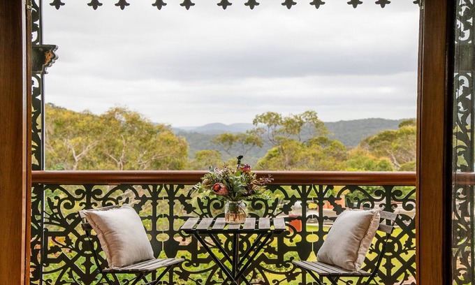 Berrilee House | Tranquil, romantic, secluded retreat with amazing views that stretch on forever!