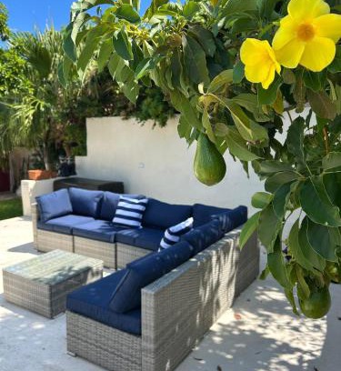 Pembroke Apartment | Tranquil Roomy Getaway Close to City