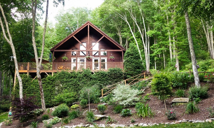 Banner Elk Cabin | Tranquil & Secluded Rustic Luxury Cabin. Hot Tub, Large Deck, Fire Pit, Gas FP