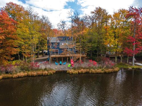 Tobyhanna House | Tranquil Shores Waterfront Fire Pit Hammock