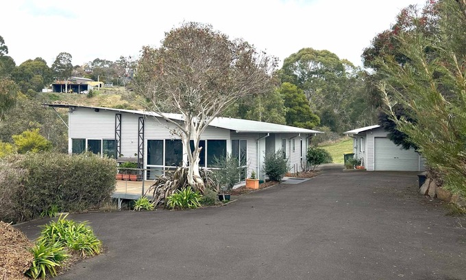 Riverside House | Tranquil Stay by the Tamar