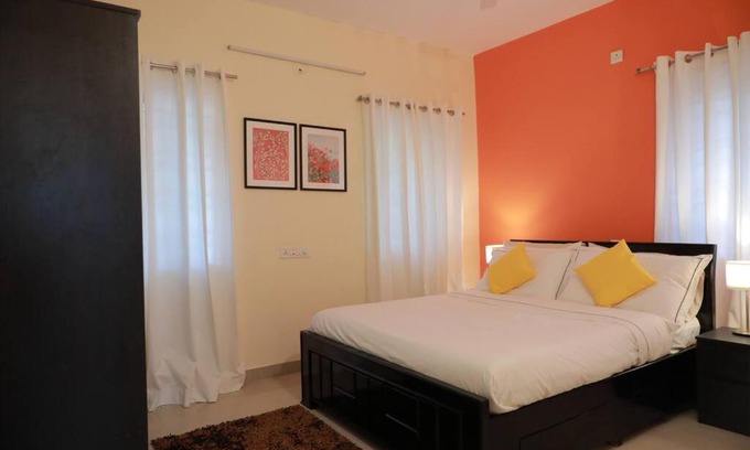 Hosur House | Tranquil Staycation- Homestay Private Rooms