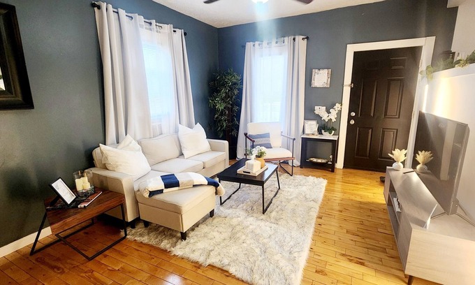 Tremont Apartment | Tranquil Tremont-1 bdrm apartment MINUTES from downtown Cle