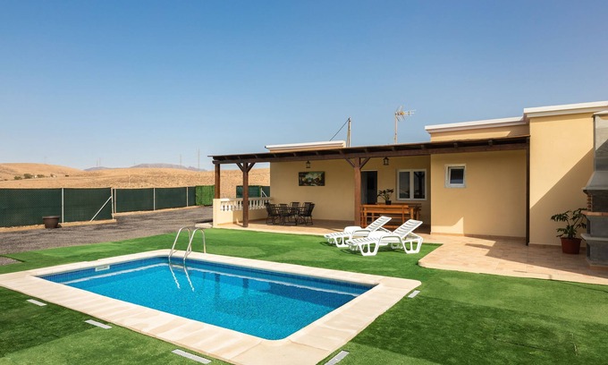 Tuineje Villa | Tranquil Villa Ralue with Pool, Terrace & Garden