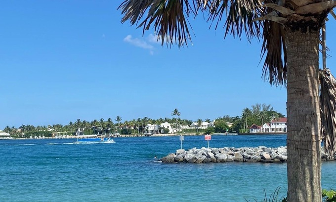 Florida North Atlantic Coast Apartment | Tranquil Waterfront Apt in North Palm Beach
