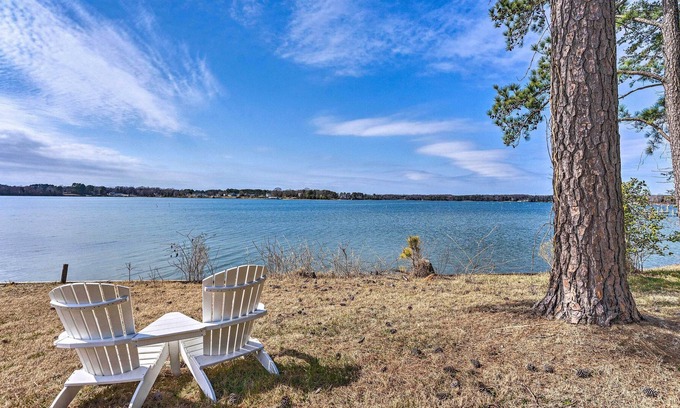 Reedville Cottage | Tranquil Waterfront Cottage with Private Beach!