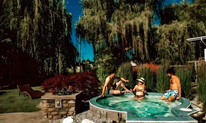 Central Okanagan House | Tranquil Waterfront Retreatw/Hot Tub, Pool, Pet-Friendly Haven