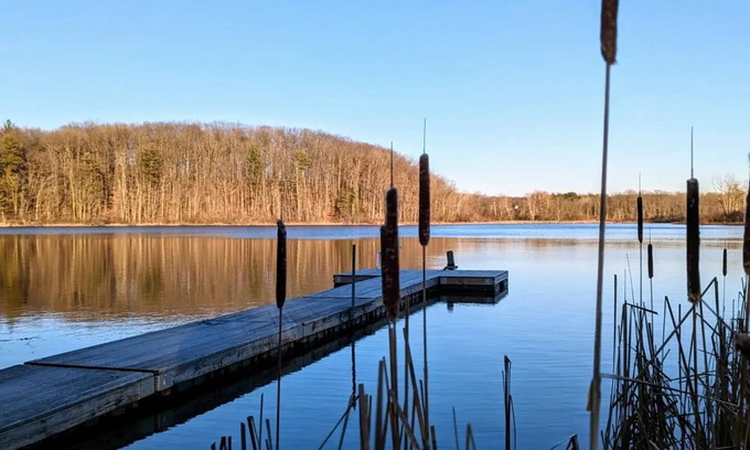 Fremont House | Tranquil Waters retreat with Lake Access and all the amenities to feel at home .
