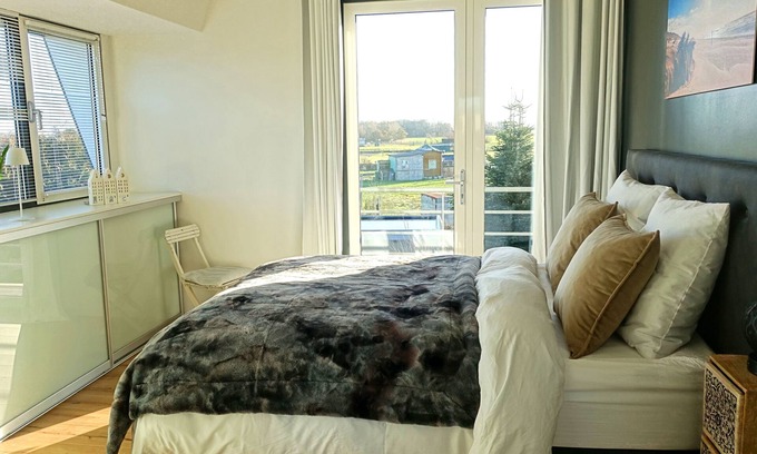 Egmond aan den Hoef House | tranquility and luxury, close to nature