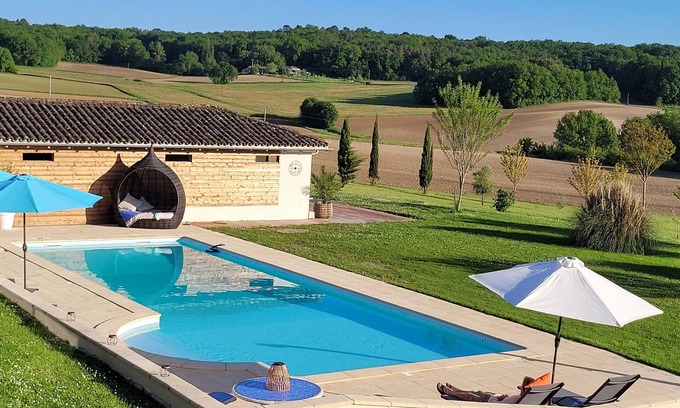 Salles Cottage | Tranquility, beautiful views, with large heated swimming pool in Lot et Garonne