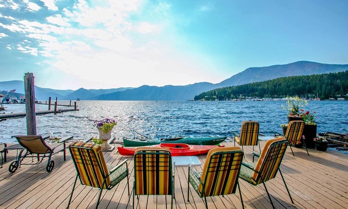 Bayview House | 'Tranquility' Float House on Lk Pend Oreille