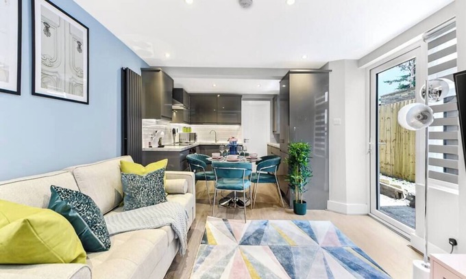 Northumberland Park Apartment | Tranquility in Bloom: Refreshing 2BR Apartment