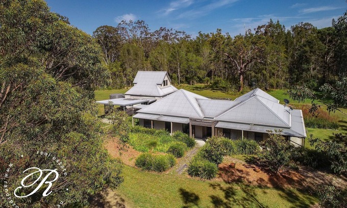 Bungwahl House | Tranquility in the bush close to lakes and beaches