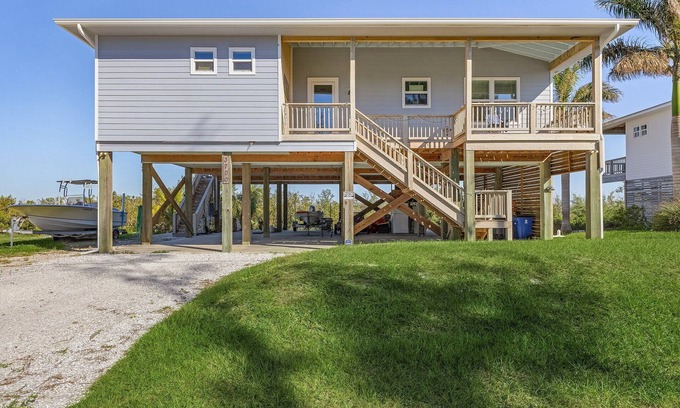 Saint James City House | Tranquility in St. James City! 2/2 Overlooking Mangroves!