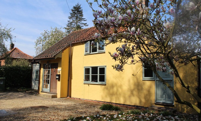 Banningham Cottage | Tranquility personified! This countryside cottage has been lovingly restored