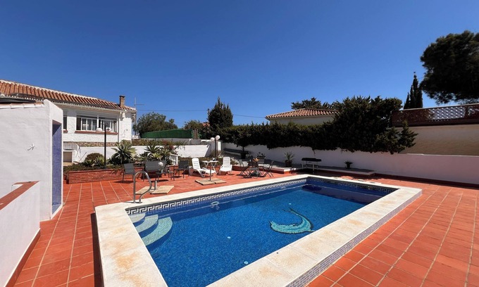 Torrox Costa Ski Chalet | Tranquilo y Acogedor Chalet en Torrox Costa