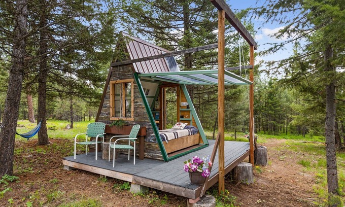Greenough Cabin | Transforming, Pet-friendly A-frame Cabin + Hot Tub near Missoula, Montana