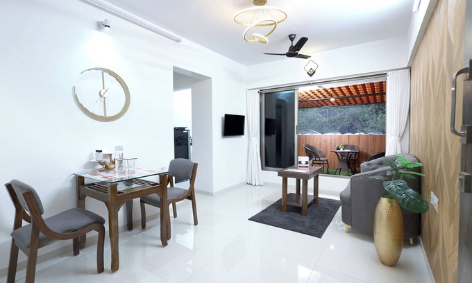 Andheri East Apartment | Transit Stay 1BHK Best for Meetings Layovers &Work