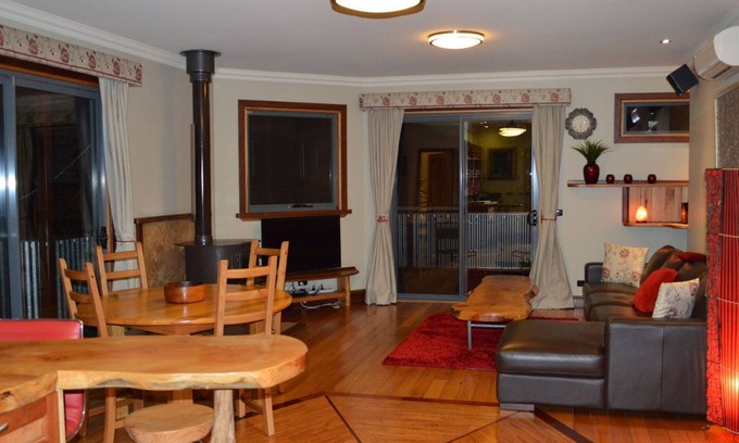 Tawonga South House | Trappers Cottage Mt Beauty