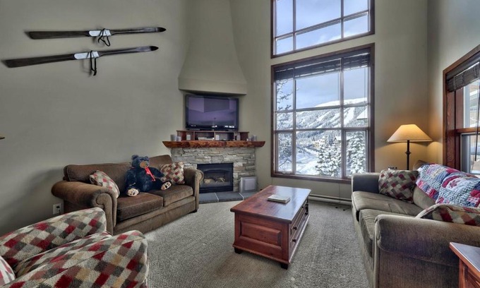 Sun Peaks House | Trappers Landing #27 By Bear Country