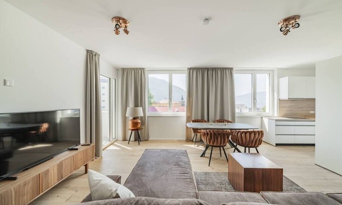 Gmunden Apartment | Trau(M)seeblick |balcony with amazing seaview