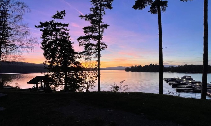 Frymburk House | Traumhaftes Ferienhaus Direkt am See! 4 Schlafzimmer