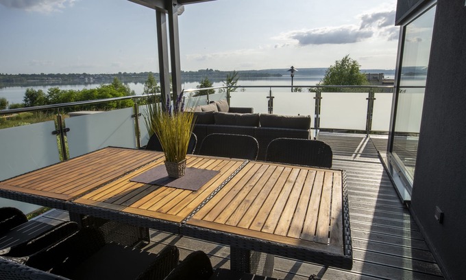 Kahnsdorf House | Traumhaus 6 Personen,150m²,sauna,wanne,kamine,terrassen,garten,grill,sky TV