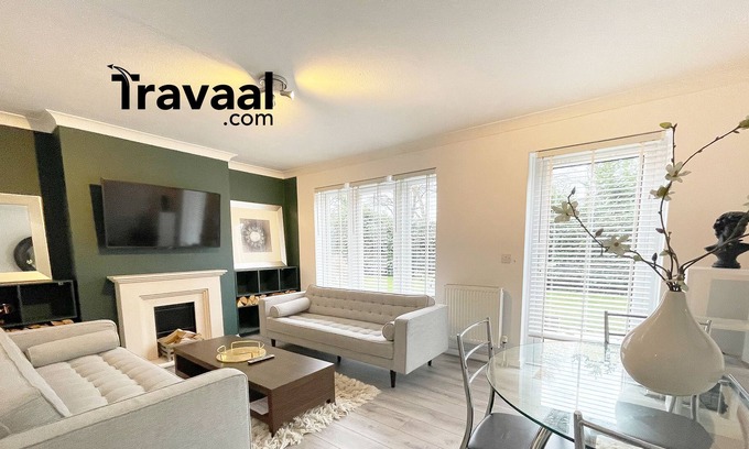 Fleet Apartment | Travaal.©om – 2 Bedroom Apartment – Fleet
