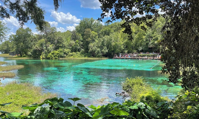 Homosassa House | Travel and discover central Florida Springs while staying in our modest home.