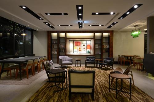 West District Hotel | Travel Art Inn