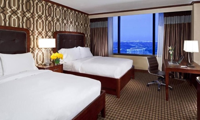 Alexandria West House | Travel Destination! 3 Classy Units, Close to Old Town Alexandria, Pool