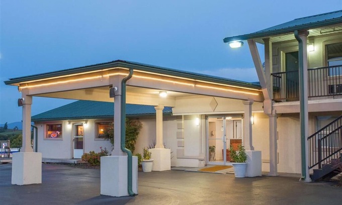 Glade Spring Hotel | Travel Inn