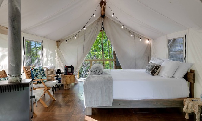 Sevierville RV Rental | Travel&Leisure mag top Glamping luxury T4