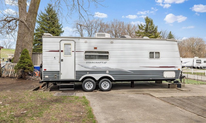 Portage House | Travel Trailer on Lake in Lakeshore Campground/1 Bedroom/Sleeps 4