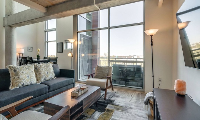 East Nashville Condo | Traveler's Haven 1bd 1 and half bath 2 story East Nashville Condo