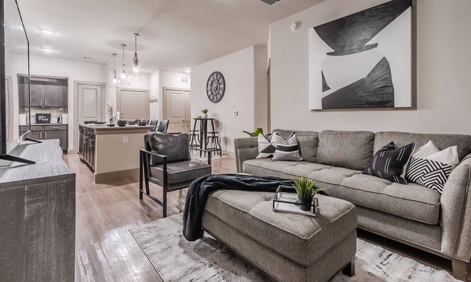 Irving Apartment | Traveler's Paradise Lux Apt w/ Backyard + more!