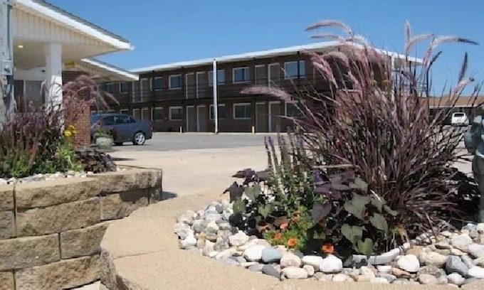 Marshall Hotel | Travelers Lodge Motel Marshall
