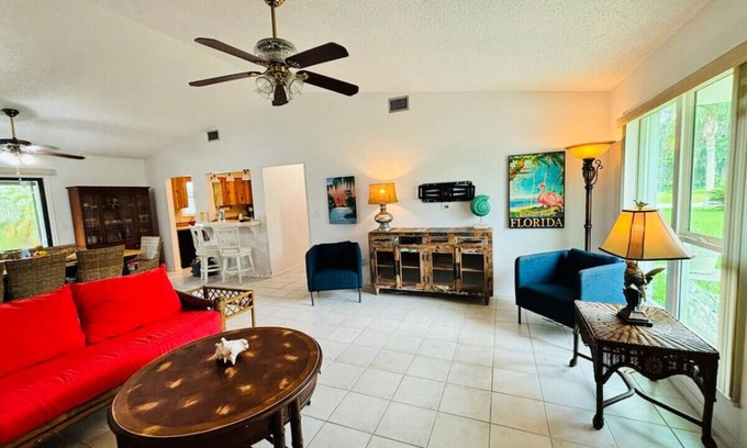 Florida Shores House | Travelers Palm Beachy Paradise