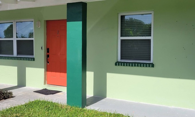 Riviera Beach Apartment | Travelers Paradise- East by the Beach