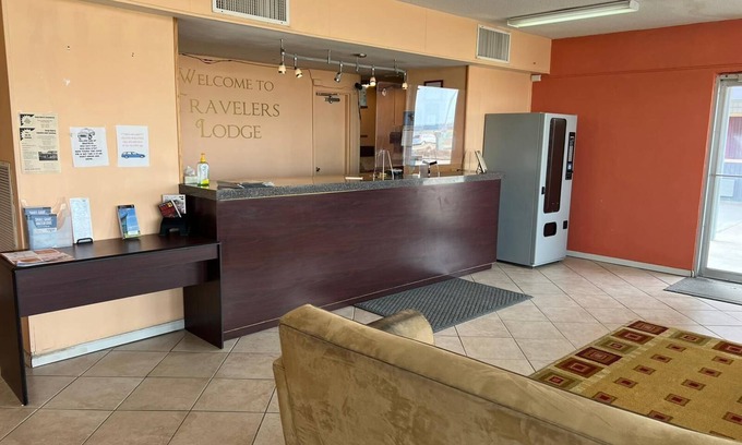 Beatrice Hotel | Travelerslodge Motel