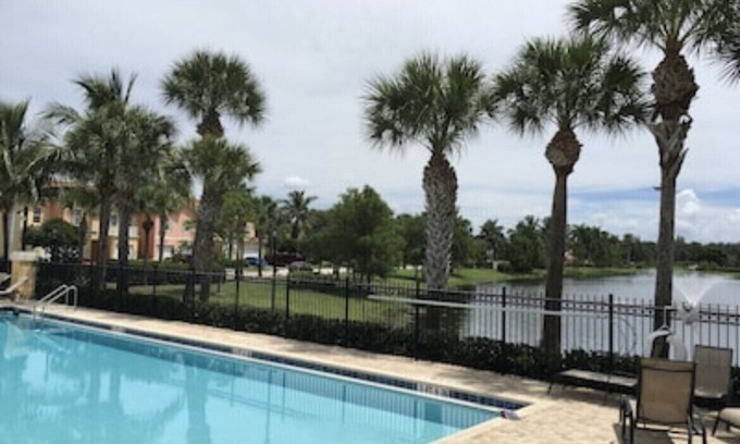 Biggar House | Traveling Nurses or Doctors, walking distance to hospital. Townhome with view.