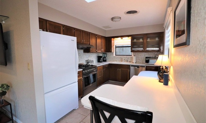 Alamogordo House | Traveling Nurses Welcome! Cozy+Patio+Pets