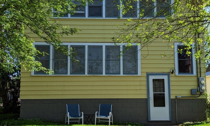 Ironwood House | Traveling Professionals/Contractors, Sunny Upper Flat by Iron Belle Trail!