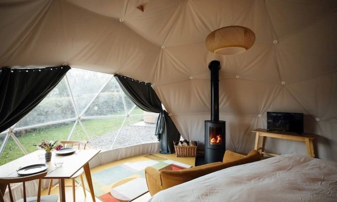 Lawrenny Cabin | Traveller's Joy, Luxury Dome with private hot tub, 15 mins to beach