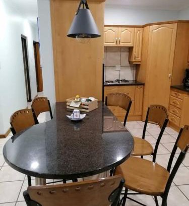 L'Agulhas House | Travellers Treat Agulhas 8 sleeper