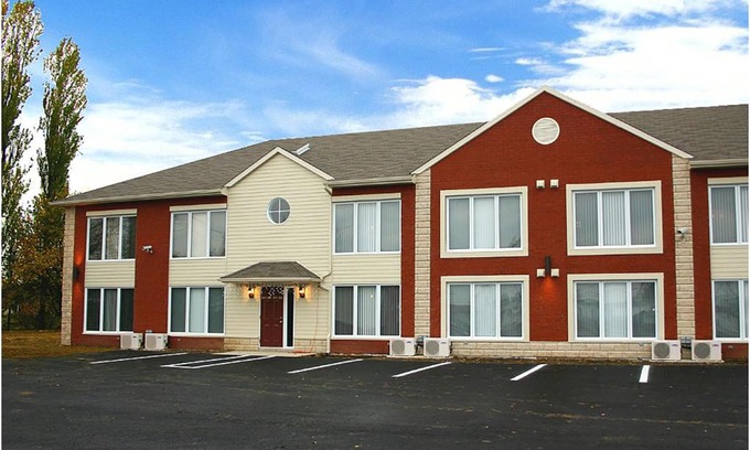 Drummondville Hotel | Travelodge by Wyndham Drummondville